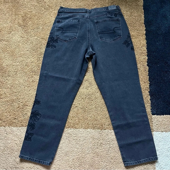 American Eagle Embroidered Mom Jean - Picture 7 of 9